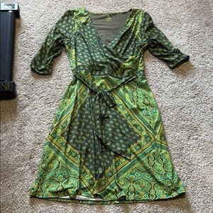 Green Wrap Dress with V-Neck and 3/4 Sleeves